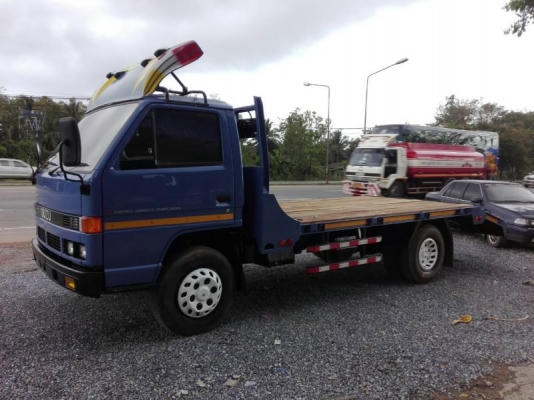 6ล้อท้ายลาด ISUZU NPR 115แรงม้า แท้ห้าง คัทซีสวย เครื่องดี แอร์เย็น พวงมาลัยพาเวอร์ สวยๆพร้อมใช้งาน ราคาคุยได้ 0872976734