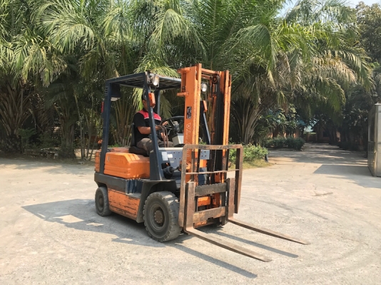 ขายFORKLIFT TOYOTA 5FG15(1.5ตัน) สวยเดิมจากญี่ปุ่น ยังไม่เคยใช้ในไทย 115,000เท่านั้น!!
