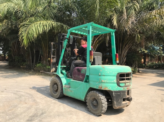 ขายFORKLIFT MITSUBISHI FD25(ฟรูฟรี้)(AUTO)(2.5ตัน)(ดีเซล) สวยเดิมจากญี่ปุ่น ยังไม่เคยใช้ในไทย 155,000เท่านั้น!!