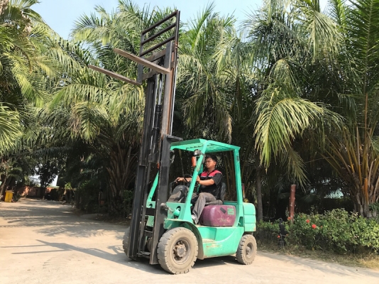 ขายFORKLIFT MITSUBISHI FD25(ฟรูฟรี้)(AUTO)(2.5ตัน)(ดีเซล) สวยเดิมจากญี่ปุ่น ยังไม่เคยใช้ในไทย 155,000เท่านั้น!!