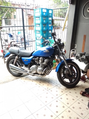 ขายเครื่องcb750 custom