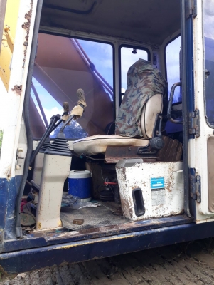 ขายแบคโฮ KOMATSU.PC200-5 ไฟเต็มเอกสารอินวอยราคา 650,000