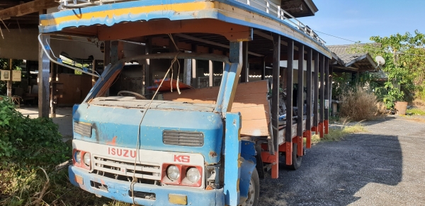 โครงสร้างรถพร้อมทะเบียน รถยี่ห้ออีซูซุ  ทะเบียนพร้อมโอน  ขนาด 110 แรงม้า  แซซซีสวย  เครื่อง+เกียร์+เฟื่องท้ายมีครบ