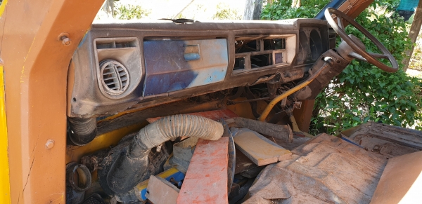 โครงสร้างรถพร้อมทะเบียน รถยี่ห้ออีซูซุ  ทะเบียนพร้อมโอน  ขนาด 110 แรงม้า  แซซซีสวย  เครื่อง+เกียร์+เฟื่องท้ายมีครบ