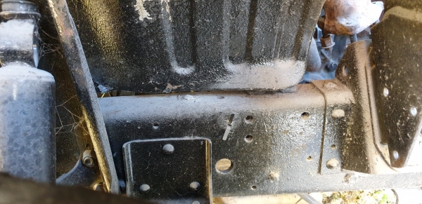 โครงสร้างรถพร้อมทะเบียน รถยี่ห้ออีซูซุ  ทะเบียนพร้อมโอน  ขนาด 110 แรงม้า  แซซซีสวย  เครื่อง+เกียร์+เฟื่องท้ายมีครบ