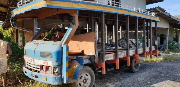 โครงสร้างรถพร้อมทะเบียน รถยี่ห้ออีซูซุ  ทะเบียนพร้อมโอน  ขนาด 110 แรงม้า  แซซซีสวย  เครื่อง+เกียร์+เฟื่องท้ายมีครบ