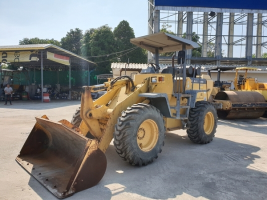 ขายรถตักล้อยาง ยี่ห้อ KOMATSU WA100-3 นำเข้าจากญี่ปุ่นแท้ 100\% สภาพสวย ไม่เคยใช้งานในไทย