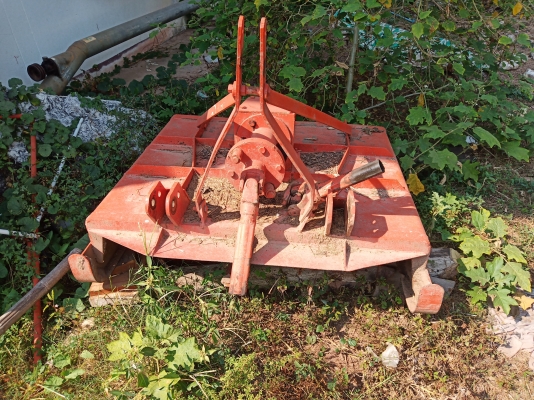 ตัดหญ้าติดรถไถ