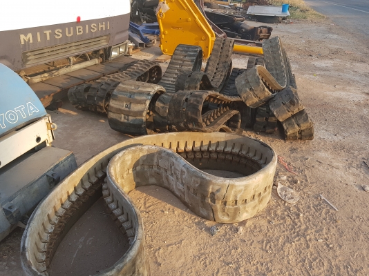 แทรคยางสําหลับใส่รถแบคโฮ