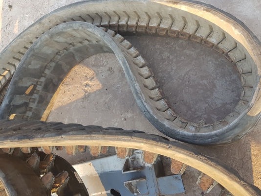 แทรคยางสําหลับใส่รถแบคโฮ