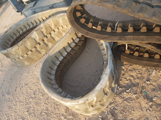 แทรคยางสําหลับใส่รถแบคโฮ