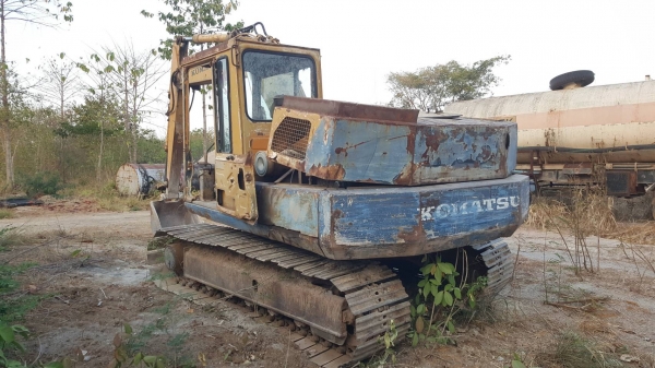 ขาย แบคโฮ KOMATSU PC120-3 เอกสารใบซื้อขาย เครื่อง 6BB1 ปั้มเดิม รถใช้งานได้ปกติ ช่วงล่างต้องเก็บงานหน่อย