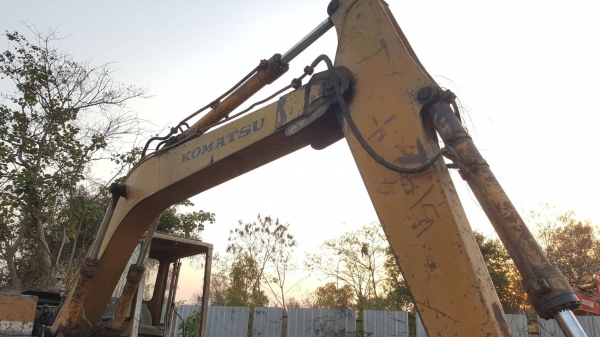 ขาย แบคโฮ KOMATSU PC120-3 เอกสารใบซื้อขาย เครื่อง 6BB1 ปั้มเดิม รถใช้งานได้ปกติ ช่วงล่างต้องเก็บงานหน่อย