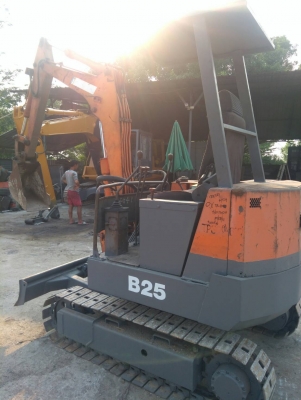 รถแบคโฮ YANMAR YB25 รถเก่านอกนำเข้า ยังไม่เคยใช้งานในไทย ชม.การทำงาน 2000+ ชม. เครื่องดี ปั๊มดี สภาพ รถแบคโฮ YANMAR YB25 รถเก่านอกนำเข้า ยังไม่เคยใช้งานในไทย ชม.การทำงาน 2000+ ชม. เครื่องดี ปั๊มดี สภาพ