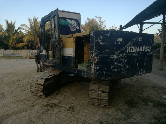 รถขุด​ KOMATSU​ PC100-2 ติดหัวคีบไม้.ลดราคาทั้งคันเหลือ 250,000 บาท.