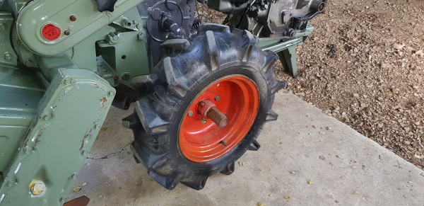 รถพรวนดิน 8.5 แรง ดีเชล พร้อมใช้งาน 29800 บาท ใบตีดิน 90 \% รถพรวนดิน 8.5 แรง ดีเชล พร้อมใช้งาน 29800 บาท ใบตีดิน 90 \%