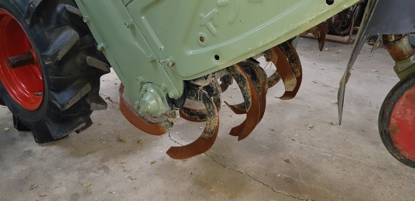 รถพรวนดิน 8.5 แรง ดีเชล พร้อมใช้งาน 29800 บาท ใบตีดิน 90 \% รถพรวนดิน 8.5 แรง ดีเชล พร้อมใช้งาน 29800 บาท ใบตีดิน 90 \%