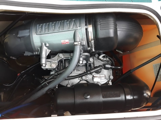 YAMAHA VN700