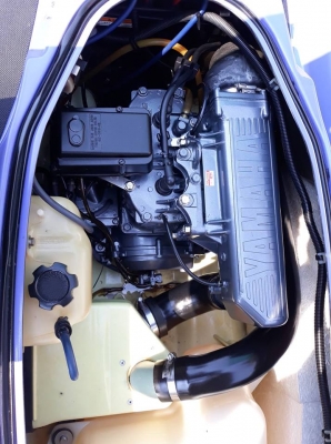 YAMAHA 700