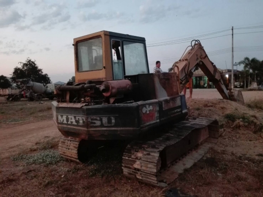 ขายด่วนรถแบคโฮKOMATSU=PC60=5 รถใช้งานอยู่ทุกวันครับ