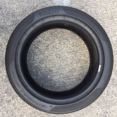 ขายยาง PIRELLI P-ZERO (RUNFLAT) 255-40-19 ปี17