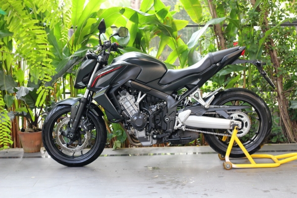 HONDA CB650f รถบ้านมือแรก ฟรีดาวน์ออกรถ 0 บาท