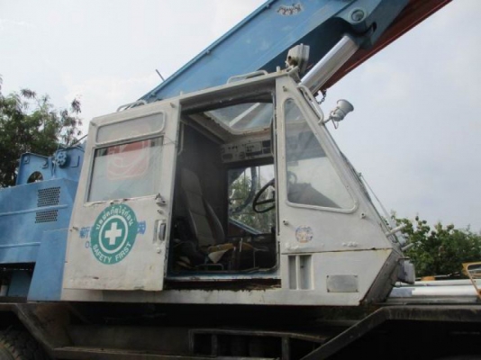 เครน 25 ตัน KOMATSU รุ่น LW250M-2 สภาพร้อมใช้งาน ชักแขนบูมได้ 28 เมตร