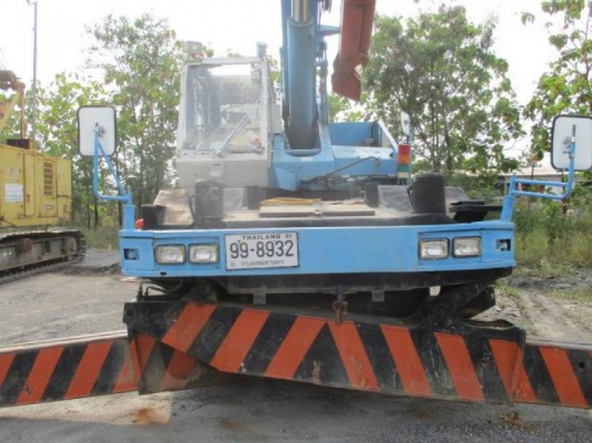 เครน 25 ตัน KOMATSU รุ่น LW250M-2 สภาพร้อมใช้งาน ชักแขนบูมได้ 28 เมตร