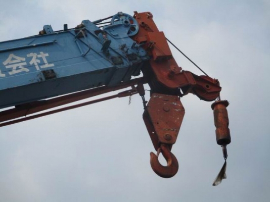 เครน 25 ตัน KOMATSU รุ่น LW250M-2 สภาพร้อมใช้งาน ชักแขนบูมได้ 28 เมตร