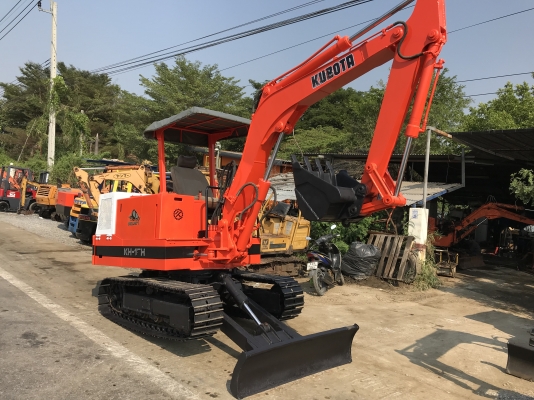 Kubota kh15hสภาพดีเก่าญี่ปุ่น มีใบอินวอยไม่เคยใช้ใKubota kh15hสภาพดีเก่าญี่ปุ่น