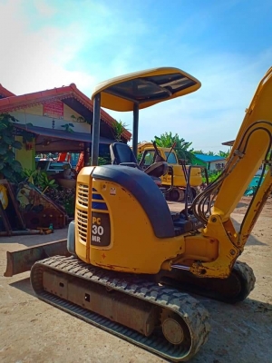 ขายจ้า..KOMATSU PC30MR-2 เก่านอกแท้  สภาพสวย เดิมๆๆ มีลายแย๊ก  1,xxxชั่วโมง พร้อมใช้  โทร 089-3818694 จ๊อย