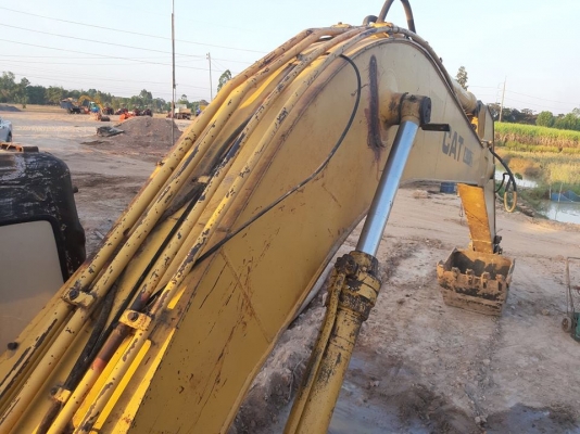 รถแบคโฮ CAT E200B 320,000บ.0808950608