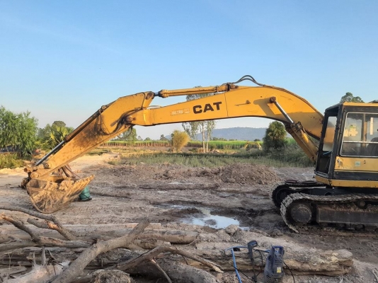 รถแบคโฮ CAT E200B 320,000บ.0808950608