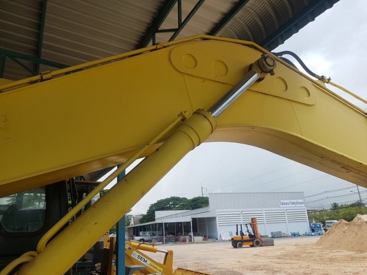 รถขุด KOMATSU PC200-6  640,000บ.