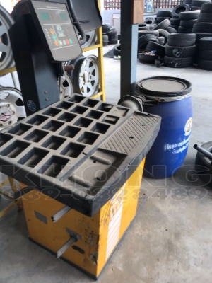 ขายเหมา อุปกรณ์ ร้านยาง ตั้งศูนย ถ่วงล้อ มีหลายชิ้น ขายไม่แพงตามสภาพ  ราคาคุยได้คับ