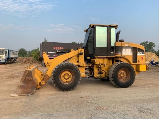 ขาย 885,000 รถตักล้อยาง CATTERPILAR 924Gz  เครื่องดี เกียร์แรง ระบบไฮโดรลิกพร้อมใช้ เอกสารชื้อขาย  รถอยู่  นครปฐม โทร 0610710295  สนใจ รายการสินค้า อื่นๆ ที่ เว็ปไชค์ Truck2Hand https://www.truck2hand.com/index.php?actions=content/search&amp;member_id=136