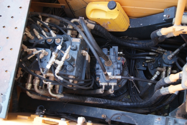 ขายแบคโฮล้อยาง ยี่ห้อ HYUNDAI