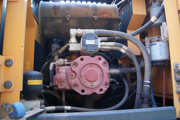 ขายแบคโฮล้อยาง ยี่ห้อ HYUNDAI