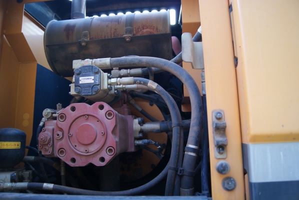 ขายแบคโฮล้อยาง ยี่ห้อ HYUNDAI