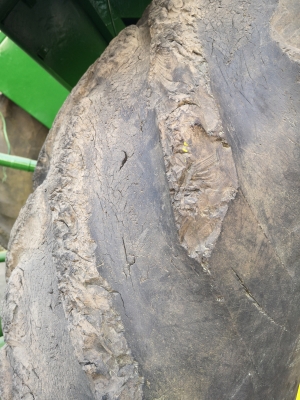 ขายยางรถไถแทรคเตอร์มือสอง18.4/15-30 ขายยางรถไถแทรคเตอร์มือสอง18.4/15-30