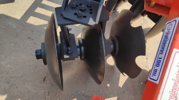 ขายพรวน ตัดราก กลบ  พร้อมหยอดปุ๋ย  เคเค  39000