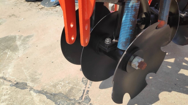 ขายพรวน ตัดราก กลบ  พร้อมหยอดปุ๋ย  เคเค  39000