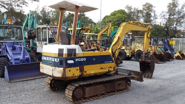 ต้องการขายรถขุดยี่ห้อ KOMATSU-PC20-6รถนอกนำเข้าจากญี่ปุ่น ต้องการขายรถขุดยี่ห้อ KOMATSU-PC20-6รถนอกนำเข้าจากญี่ปุ่น