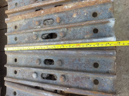 ขายโซ่เหล็กสำหรับรถขุด40-50 ข้อกว้าง ขนาด400*14.2*38 ใบ