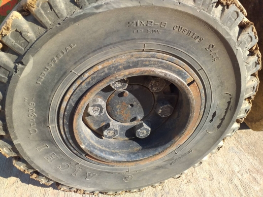 ขายรถยกโฟล์คลิฟท์ Toyota รุ่น: 02-FD18 เครื่องยนต์ดีเซล -2J ยกได้1.5-1.6 ตัน งาสไลด์ รถเก่านอก(มีเอก