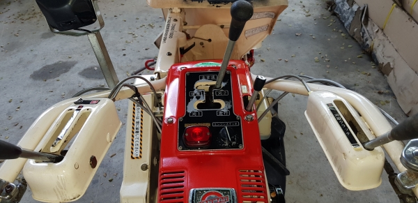 รถเกี่ยวข้าวมัดทิ้ง สอบถามได้ครับ id 0819170852