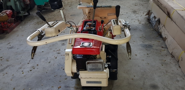 รถเกี่ยวข้าวมัดทิ้ง สอบถามได้ครับ id 0819170852