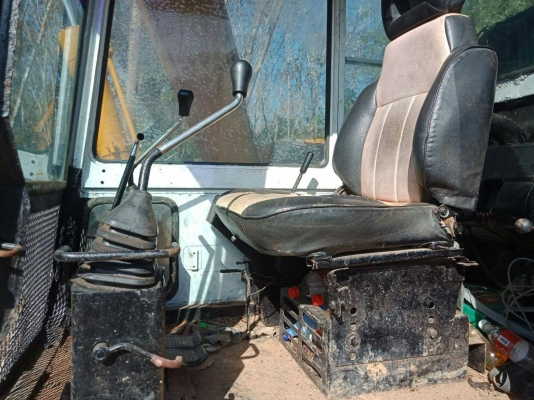 ขายคู่2คัน1.KOMATSU PC60-5 กับ 2.รถบรรทุก 6 ล้อใหญ่ท้ายลาดหน้ายาวเล่มพร้อม ราคา 500000