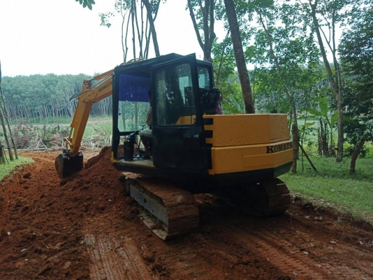 ขายคู่2คัน1.KOMATSU PC60-5 กับ 2.รถบรรทุก 6 ล้อใหญ่ท้ายลาดหน้ายาวเล่มพร้อม ราคา 500000