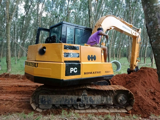 ขายคู่2คัน1.KOMATSU PC60-5 กับ 2.รถบรรทุก 6 ล้อใหญ่ท้ายลาดหน้ายาวเล่มพร้อม ราคา 500000